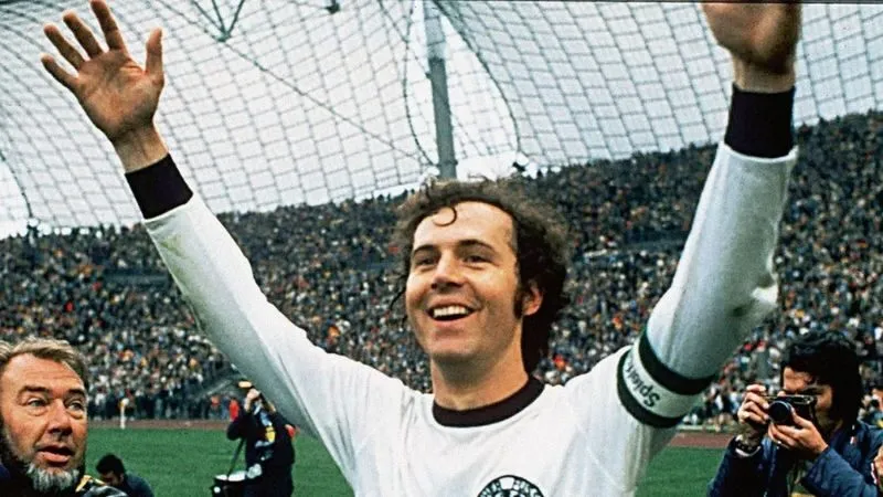 Franz Beckenbauer - "Hoàng đế" định nghĩa lại vị trí libero