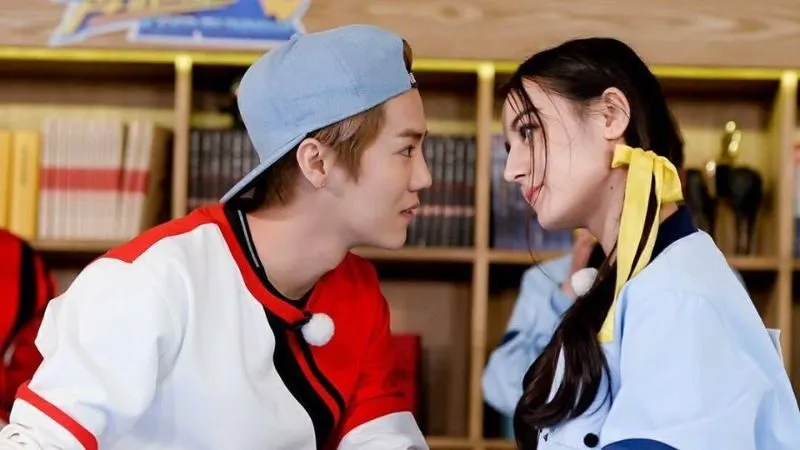 Luhan và Địch Lệ Nhiệt Ba trong Keep Running Man